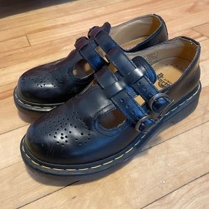 Dr. Martens leather Mary Janes - women’s size 37 (6)